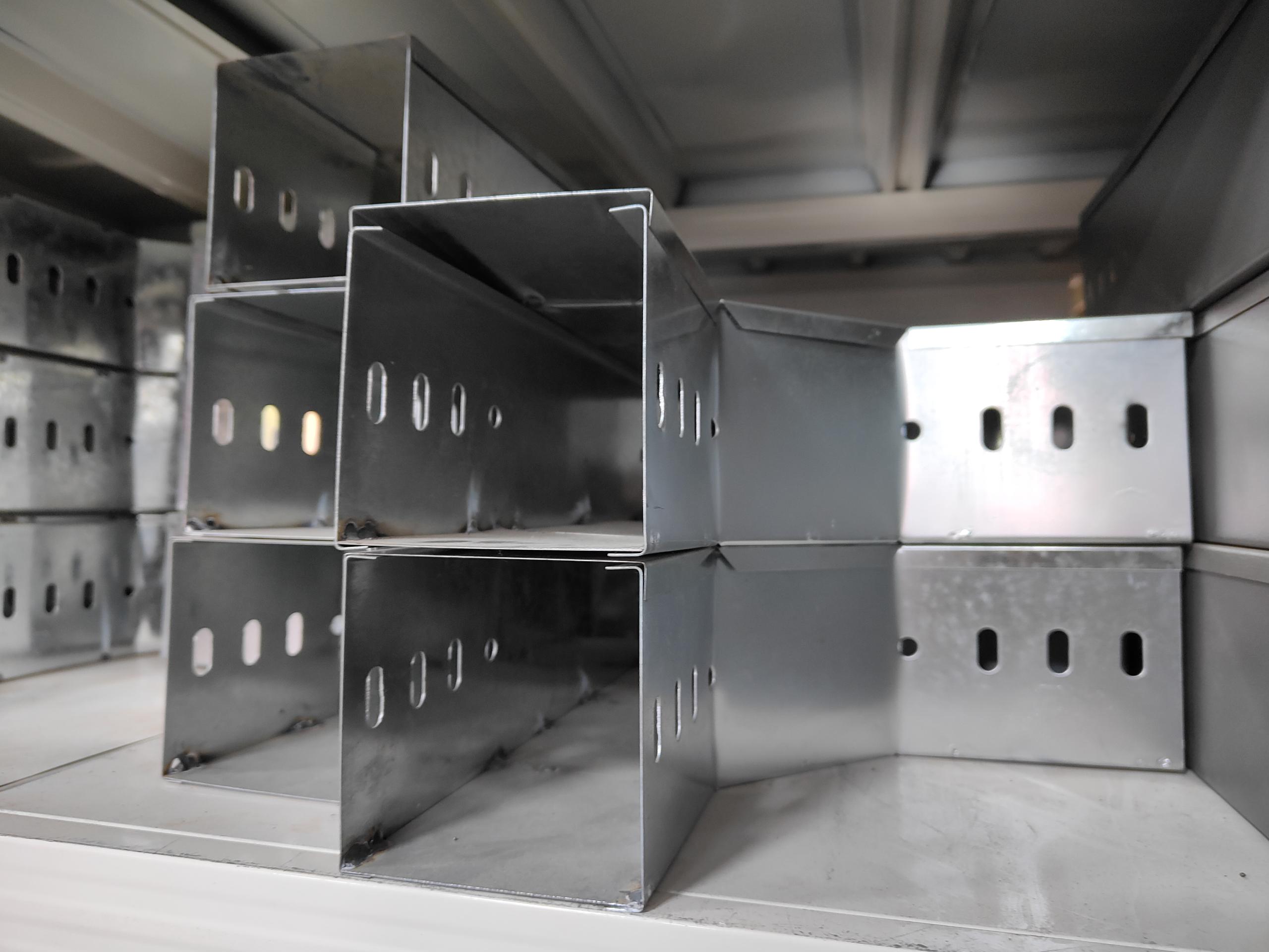 電纜橋架槽轉(zhuǎn)彎頭 電纜橋架槽轉(zhuǎn)彎頭